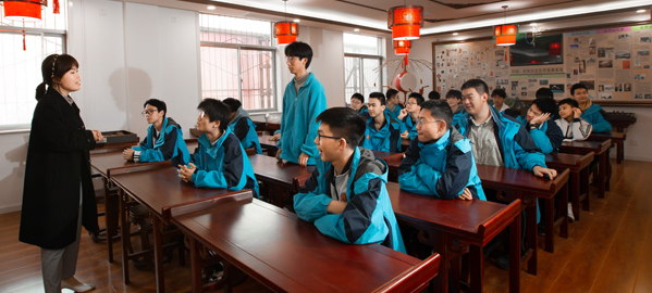 吴堡 分类教学，因材施教，采取“一类一方案、一人一目标”的教学方法