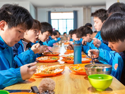吴堡学生用餐